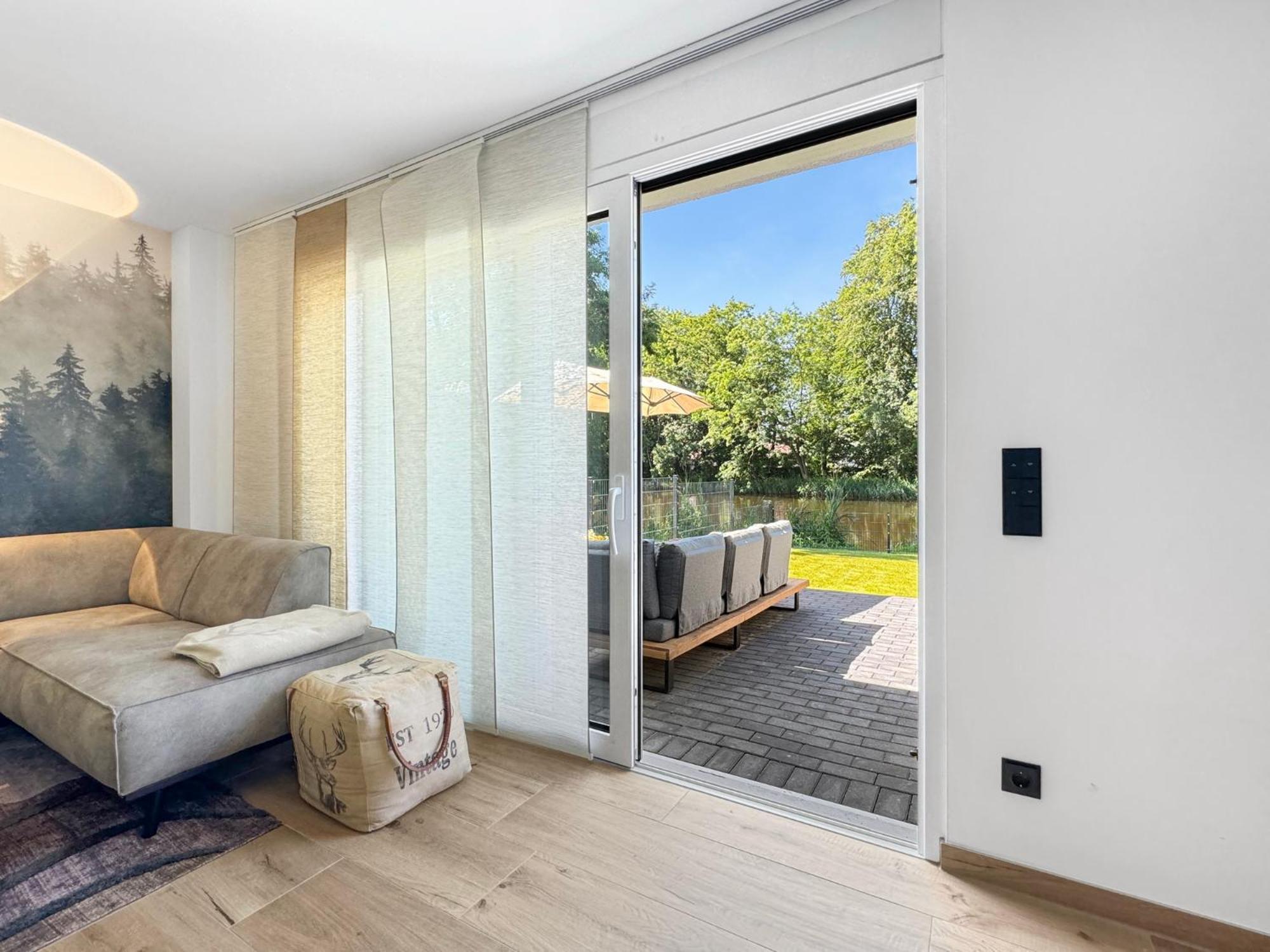 Cblue: Seeblick, Kamin, Wallbox, Natur Bentwisch Bagian luar foto