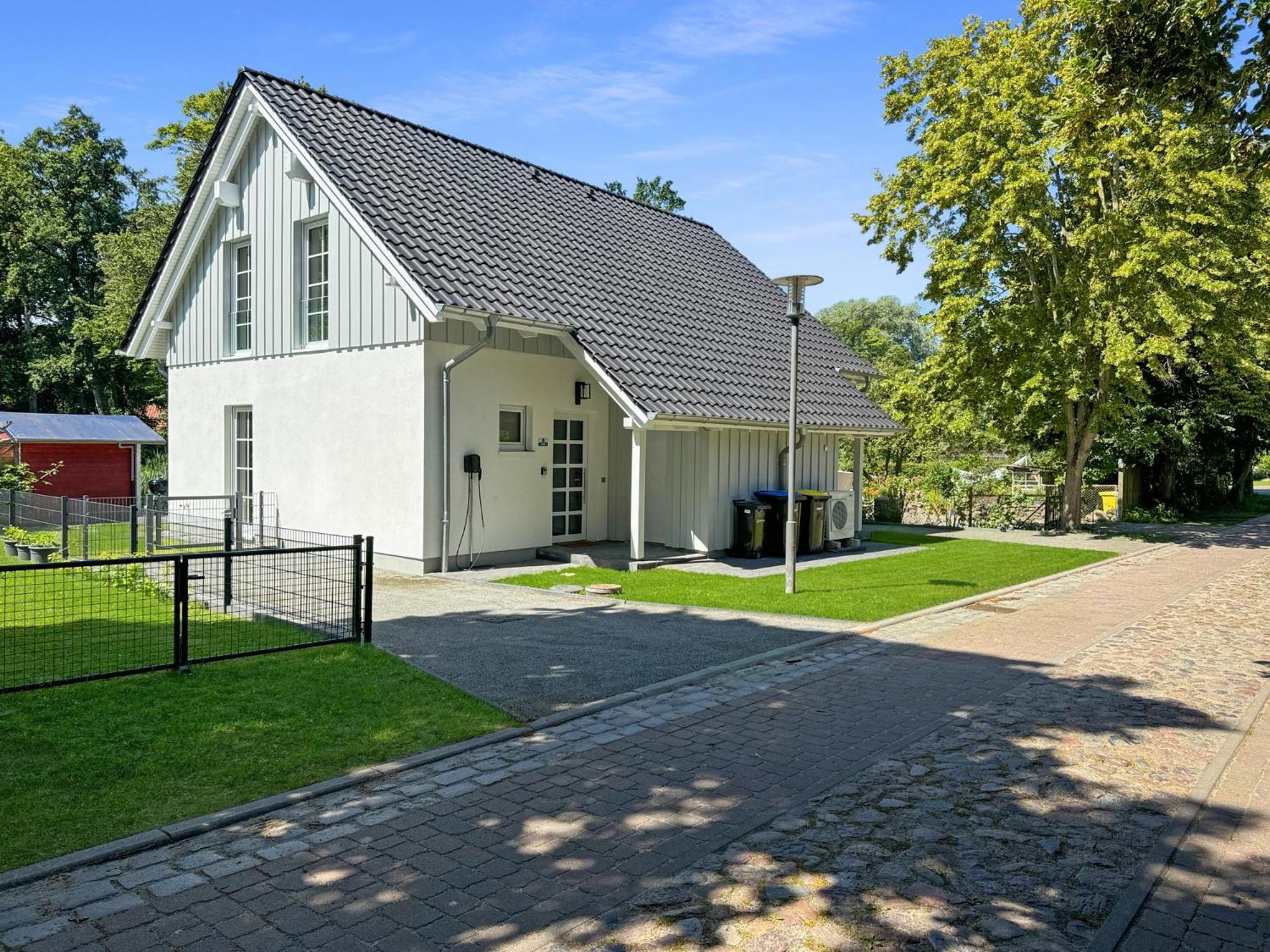 Cblue: Seeblick, Kamin, Wallbox, Natur Bentwisch Bagian luar foto
